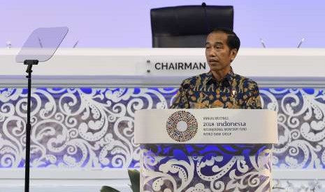 Presiden Joko Widodo menyampaikan sambutan pada Pertemuan Tahunan IMF World Bank Group 2018 di Nusa Dua, Bali, Jumat (12/10).