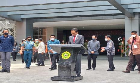 Presiden Joko Widodo meresmikan gedung pusat pembelajaran Arntz-Geise Universitas Parahyangan (Unpar) Bandung, Senin (17/1/2022). Selain itu memberikan presidential lecture. 