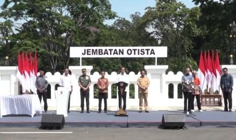 Presiden Joko Widodo meresmikan revitalisasi jembatan Otista Bogor