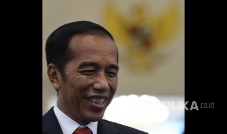 Presiden Joko Widodo usai menerima Ketua Dewan Pengarah Badan Pembinaan Ideologi Pancasila (BPIP) Megawati Soekarnoputri dan Wakil Dewan Pengarah BPIP Try Sutrisno di Istana Merdeka, Jakarta, Selasa (21/5/19).