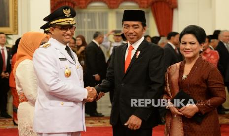  Presiden Joko Widodo usai Upacara Pelantikan Gubernur DKI Jakarta di Istana Negara, Jakarta.