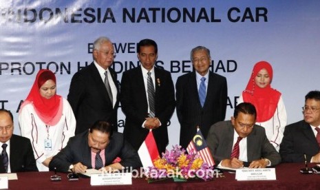 Presiden Jokowi bersama PM Malaysia Tun Najib Abdul Razak.