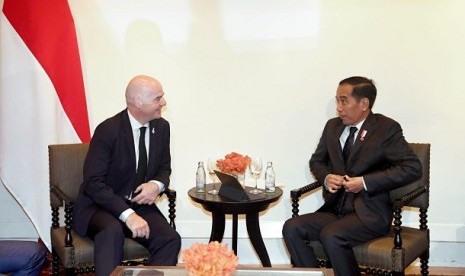 Presiden Jokowi bertemu Presiden FIFA Gianni Infantino di Thailand