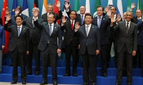 Presiden Jokowi beserta para pemimpin negara anggota G20, Ahad (15/11)