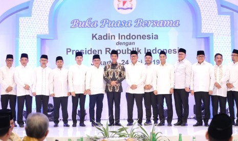 Presiden Jokowi buka puasa bersama dengan keluarga besar Kamar Dagang dan Industri (KADIN) Bertempat di Ballroom The Sultan & Residence Jakarta, Jl Jenderal Gatot Subroto, Jakarta Pusat, Jumat (24/5). 