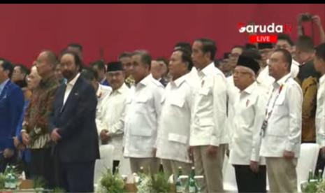 Presiden Jokowi dan Ketum Gerindra Prabowo Subianto berdampingan di Rapimnas Partai Gerindra.