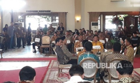  Presiden Jokowi ikur serta dalam gladi resik pernikahan Kahiyang Ayu-Bobby Nasution, Selasa (7/11).