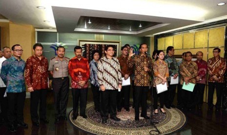 Presiden, Jokowi memberikan didampingi oleh Ketua BKPM, Franky Sibarani dan Menteri-Menteri Kabinet Kerja. Presiden meminta Kementerian/Lembaga menghilangkan egosektoral serta dapat bekerja sama, untuk memberikan pelayanan terbaik kepada para Investor.