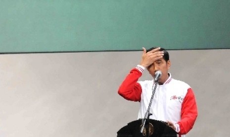 Presiden Jokowi memberikan sambutan saat acara Silaturahim Pers Nasional Audtorium TVRI, Jakarta, Senin (27/4) malam WIB.