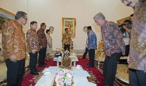 Presiden Jokowi menerima anggota Dewan Pertimbangan Presiden (Wantimpres) di Istana Merdeka, Jakarta, Rabu (28/1).