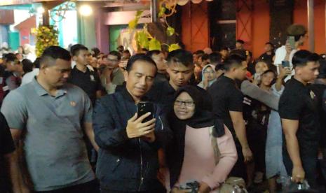 Presiden Jokowi menghabiskan malam tahun barunya di CFN Solo.