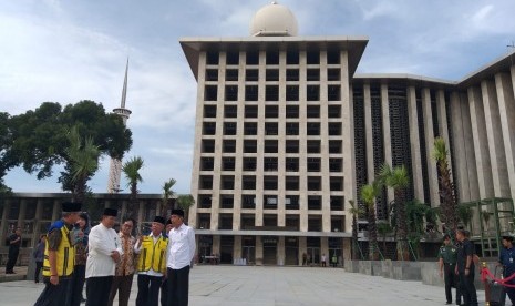 Presiden Jokowi meninjau progres renovasi Masjid Istiqlal, Jumat (7/2).