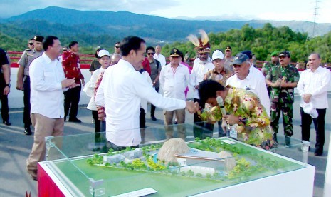 Presiden Jokowi meresmikan Papuan Youth Creative Hub di Jayapura. 