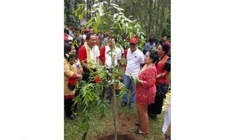 Presiden ke-3 Megawati Soekarnoputri di Kebun Raya Bedugul, Sabtu (6/8).