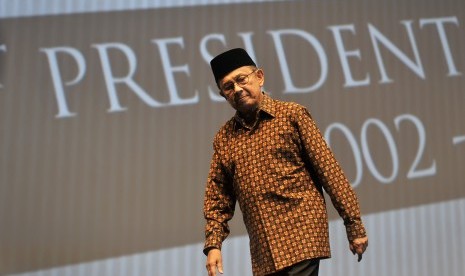 Presiden ke-3 RI BJ Habibie menyampaikan pidato kepemimpinan dalam acara 