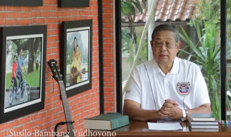 SBY: Ekonomi dan Kesehatan Bisa Sama-sama Diselamatkan. Foto: Presiden ke-6 Republik Indonesia Susilo Bambang Yudhoyono (SBY) menciptakan lagu berjudul 