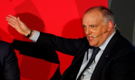 Presiden La Liga Spanyol Javier Tebas mengatakan kompetisi di negaranya masih sesuai jadwa. Namun dia tak menutup kemungkinan penundaan pertandingan jika kasus Covid-19 merebak seperti di Liga Inggris..