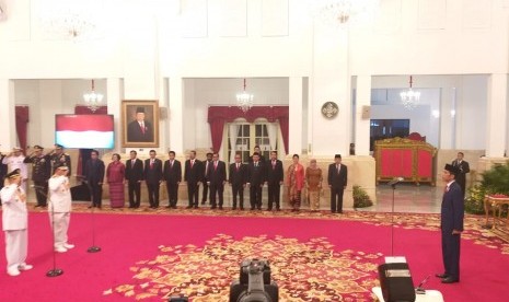 Presiden lantik Gubernur-Wagub Maluku Utara di Istana Negara, Jumat (10/5). 