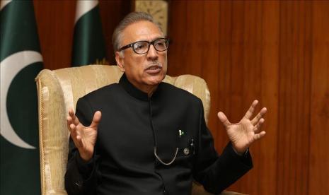 Presiden Pakistan, Arif Alvi. mengingatkan Prancis tak diskriminasi Muslim