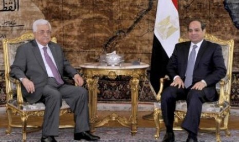 Presiden Palestina Mahmoud Abbas dan koleganya Presiden Mesir, Abdel Fattah al-Sisi