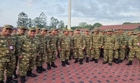 Presiden Prabowo Subianto bersama Kabinet Merah Putih di Akmil Magelang, Jawa Tengah, Jumat (25/10/2024) pagi WIB.