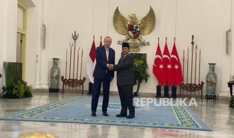 Presiden Prabowo Subianto bersama Presiden Turki Recep Tayyib Erdogan di Istana Kepresidenan Bogor, Rabu (12/2/2025).