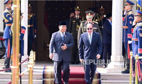 Presiden Prabowo Subianto disambut Presiden Abdel Fattah El-Sisi di Istana Al Ittihadiya, Kairo, Rabu (18/12/2024).