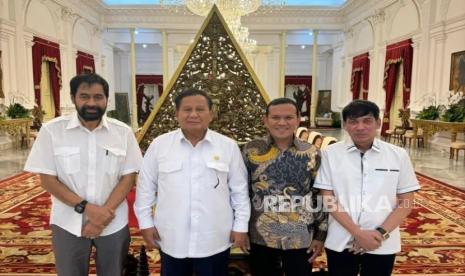 Presiden Prabowo Subianto menerima silaturahim paslon pemenang Pemilihan Gubernur (Pilgub) Aceh 2024, Muzakir Manaf-Fadhlullah (Mualem-Dek Fadh) di Istana Negara, Jakarta Pusat, Senin (9/12/2024) petang WIB.