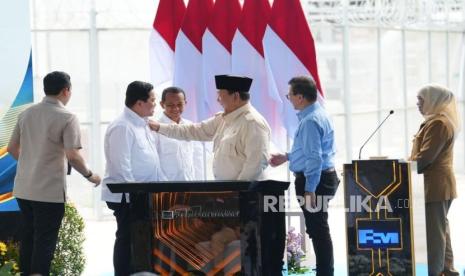 Presiden Prabowo Subianto meresmikan produksi pemurnian logam mulia (precious metal refinery/PMR) milik PT Freeport Indonesia di Gresik, Jawa Timur, Senin (17/2/2025).