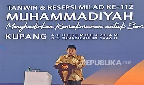 Presiden Prabowo Subianto saat berpidato dalam Pembukaan Tanwir dan Milad ke-112 Muhammadiyah di Universitas Muhammadiyah Kupang (UMK), Nusa Tenggara Timur (NTT), Rabu (4/12/2024).  