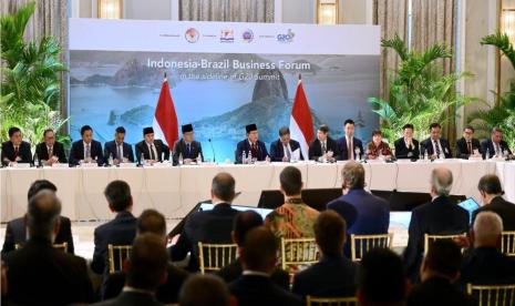 Presiden Prabowo Subianto saat menghadiri forum bisnis Indonesia-Brasil di Rio de Janeiro, Brasil, Ahad (17/11/2024). 