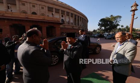 Presiden Prabowo Subianto tiba di Gedung Parlemen India.