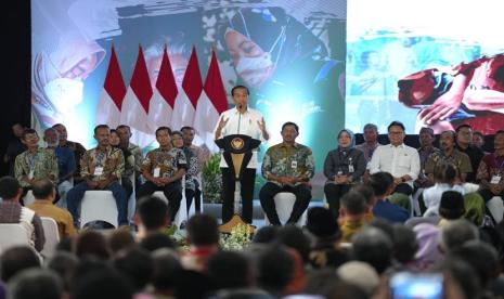 Presiden Republik Indonesia, Joko Widodo dalam Kegiatan Silaturahmi Presiden Republik Indonesia dengan Peserta JKN-KIS Menuju Cakupan Semesta yang Bermutu dan Berkesinambungan, Selasa (23/01).