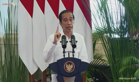  Presiden RI Joko Widodo (Jokowi) saat membuka Rapat Kerja Nasional (Rakernas) Pembangunan Pertanian Tahun 2021 di istana Negara, Jakarta, Senin, (11/1).