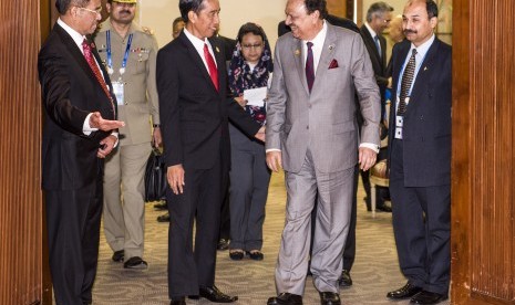 President Joko Widodo and President of Pakistan Mamnoon Husein (illustration)