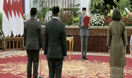 Presiden RI Joko Widodo melantik Dewan Pengawas Lembaga Pengawas Investasi (LPI)