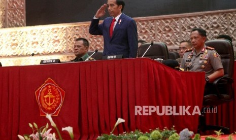 Presiden RI Joko Widodo (tengah) 