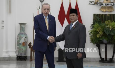 Presiden RI Prabowo Subianto dan Presiden Turki Recep Tayyib Erdogan menekan 11 nota kesepahaman (MoU) di Istana Kepresiden Bogor, Jawa Barat, Rabu (12/2/2025). 