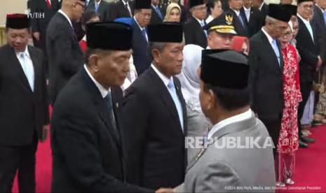 Presiden RI Prabowo Subianto melantik Menhan Sjafrie Sjamsoeddin sebagai ketua DPN.