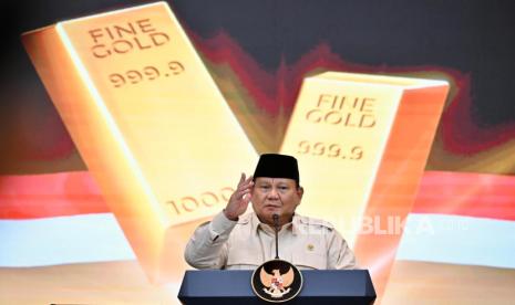 Presiden RI Prabowo Subianto meluncurkan Layanan Bank Emas Pegadaian dan Bank Syariah Indonesia (BSI) di The Gade Tower, Jakarta Pusat pada Rabu (26/2/2025). 