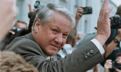 Presiden Rusia terdahulu Boris Yeltsin pada 20 Agustus 1991. 