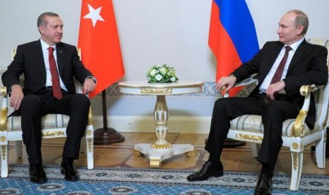 Presiden Rusia Vladimir Putin bersama Presiden Turki Recep Tayyip Erdo?an.