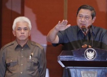 Presiden SBY dan Menko Perekonomian Hatta Radjasa