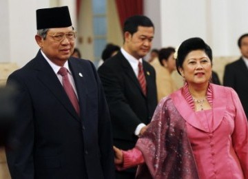 Presiden Susilo Bambang Yudhoyono (kiri) dan Ibu Negara Ani Yudhoyono (kanan).