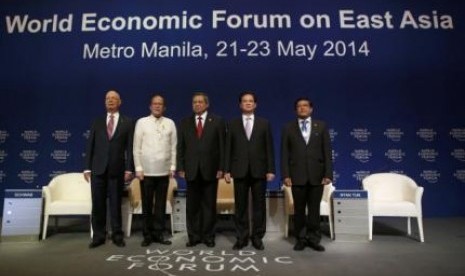 Presiden Susilo bambang Yudhoyono mPresiden SBY bersama pemimpin dunia lainnya di  Forum Ekonomi Dunia regional Asia Timur, Kamis (22/5).