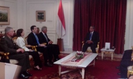 Presiden Susilo Bambang Yudhoyono saat menerima kunjungan Menteri Pertahanan AS, Chuck Hagel, di Kantor Presiden, Jakarta, Senin (26/8).