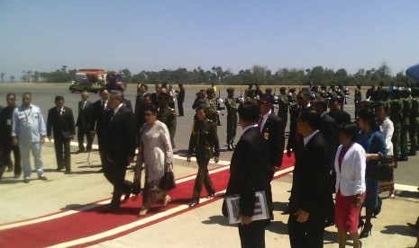 Presiden Susilo Bambang Yudhoyono (SBY) dan rombongan tiba di Dili, Timor leste, Senin (25/8)