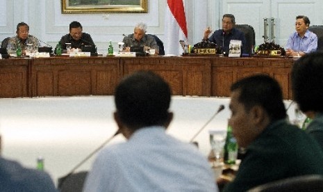 Presiden Susilo Bambang Yudhoyono (SBY) saat memimpin rapat kabinet.