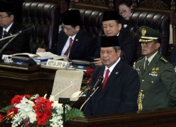 Presiden Susilo Bambang Yudhoyono (SBY) saat menyampaikan pidato pengantar keterangan Pemerintah atas RUU tentang APBN tahun anggaran 2011 beserta Nota Keuangannya di DPR RI, Jakarta, Senin (16/8).