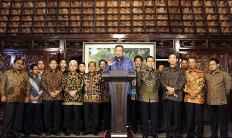 Presiden Susilo Bambang Yudhoyono selaku Ketua Setgab saat jumpa pers di Cikeas, Bogor, Rabu malam (14/3) lalu.  (Foto : Widodo S. Jusuf / ANTARA)